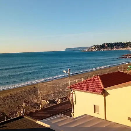 Apartment Casa Al Mare Pietro Varraze